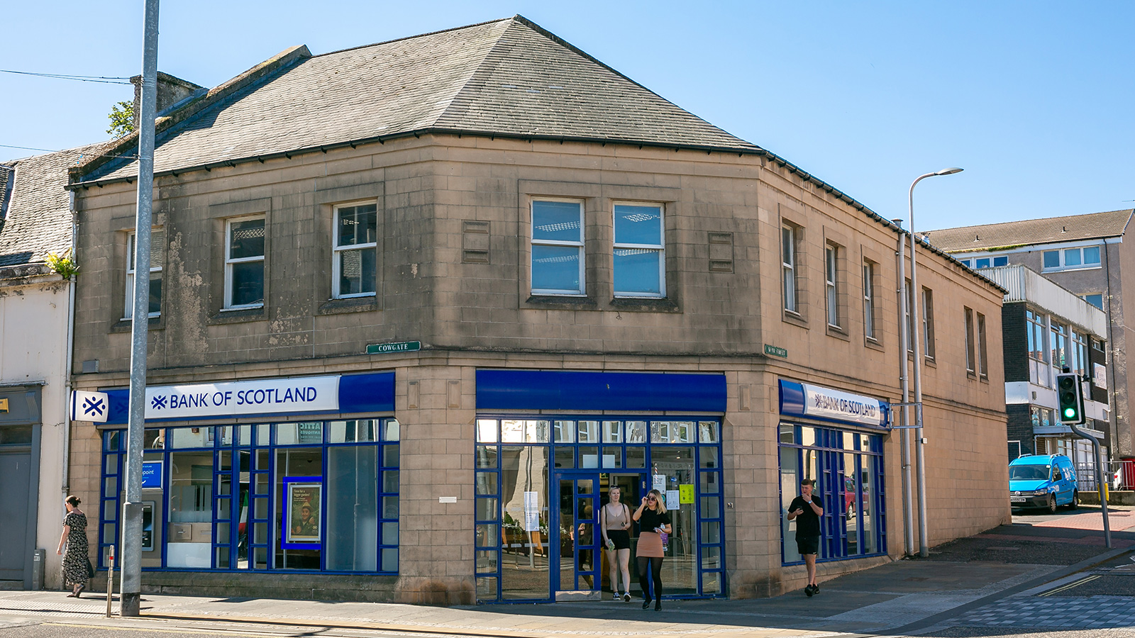 Bank of Scotland<br>100 to 102 Cowgate<br>Kirkintilloch<br>East Dunbartonshire<br>G66 1JU