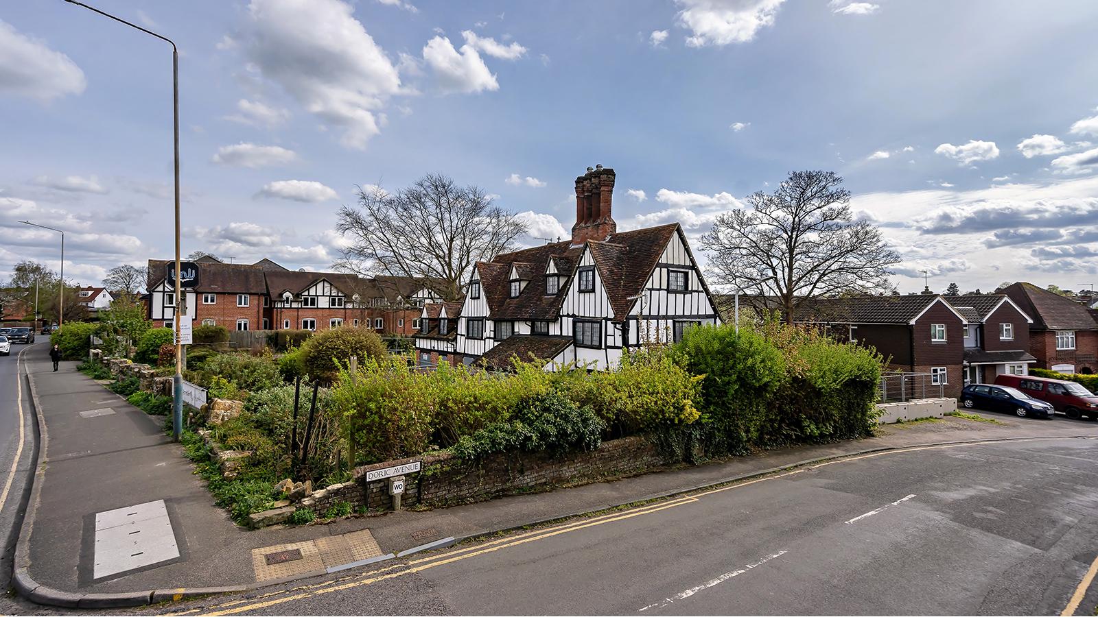 Property Auctions 09/May/2024 | Former Imli, London Road, Tunbridge ...